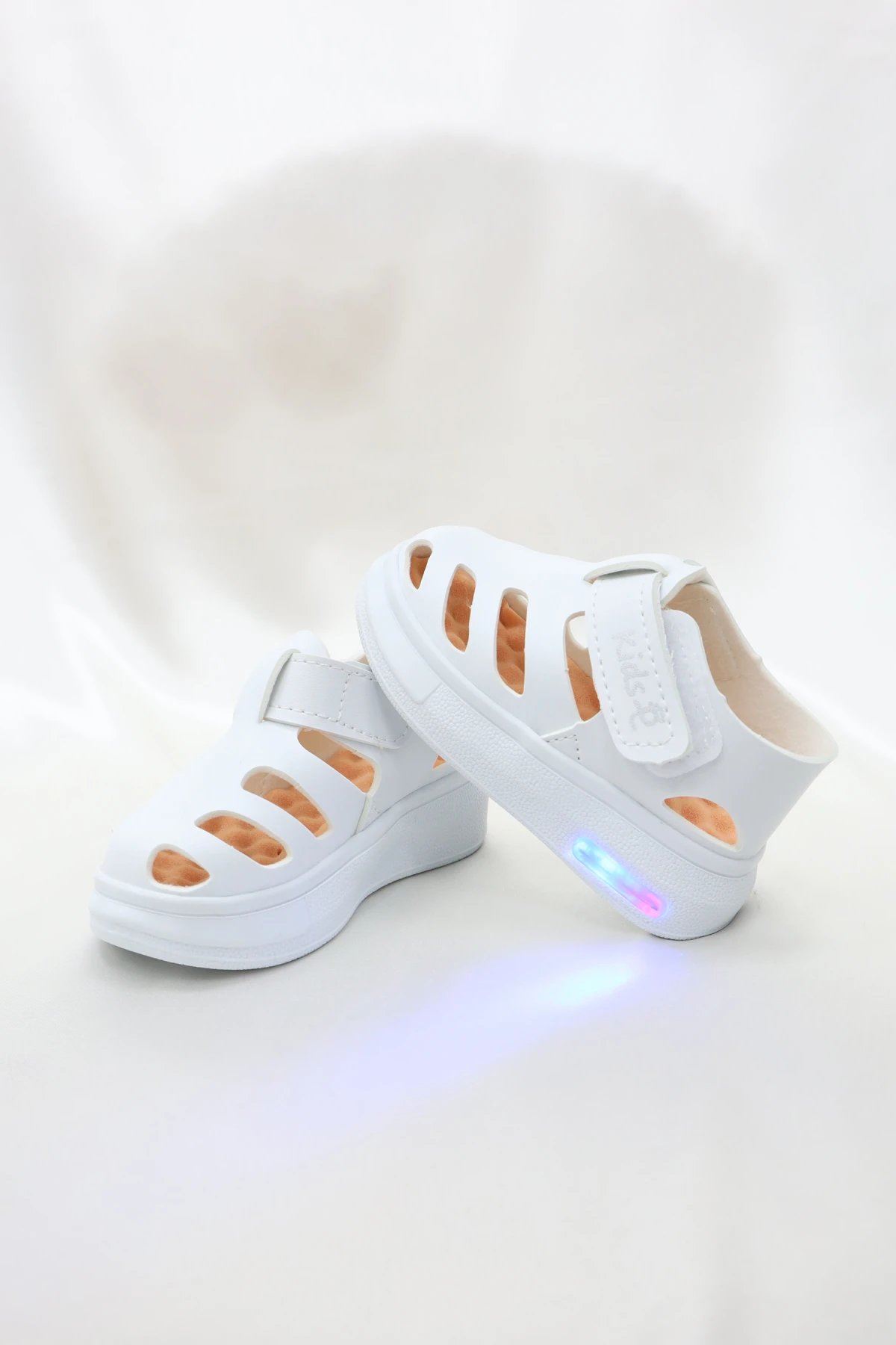 Işıklı Cırtlı Çocuk Sandalet Beyaz - 33175.264.